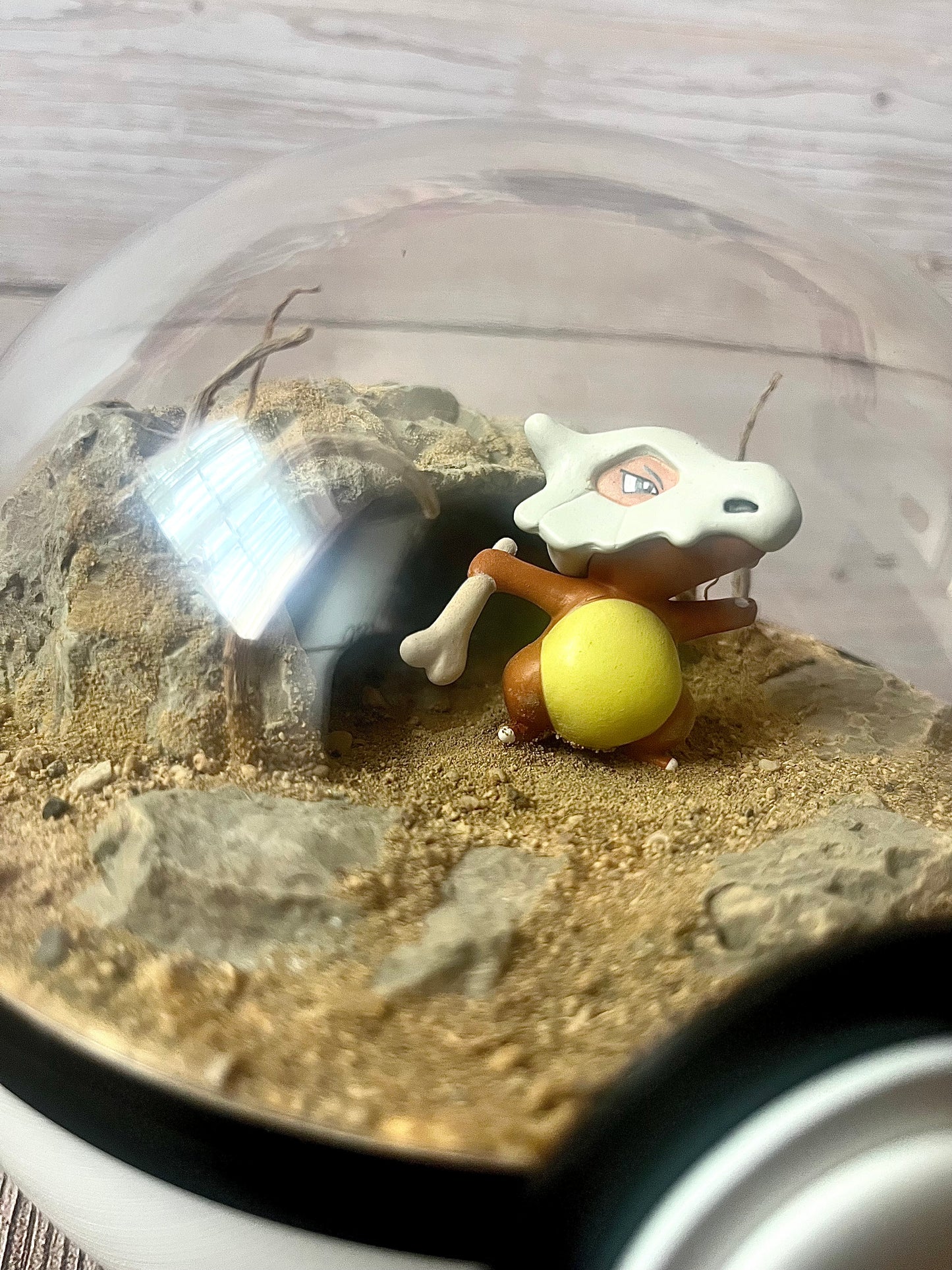 CUBONE (Large 14cm) PokéBall Diorama Terrarium