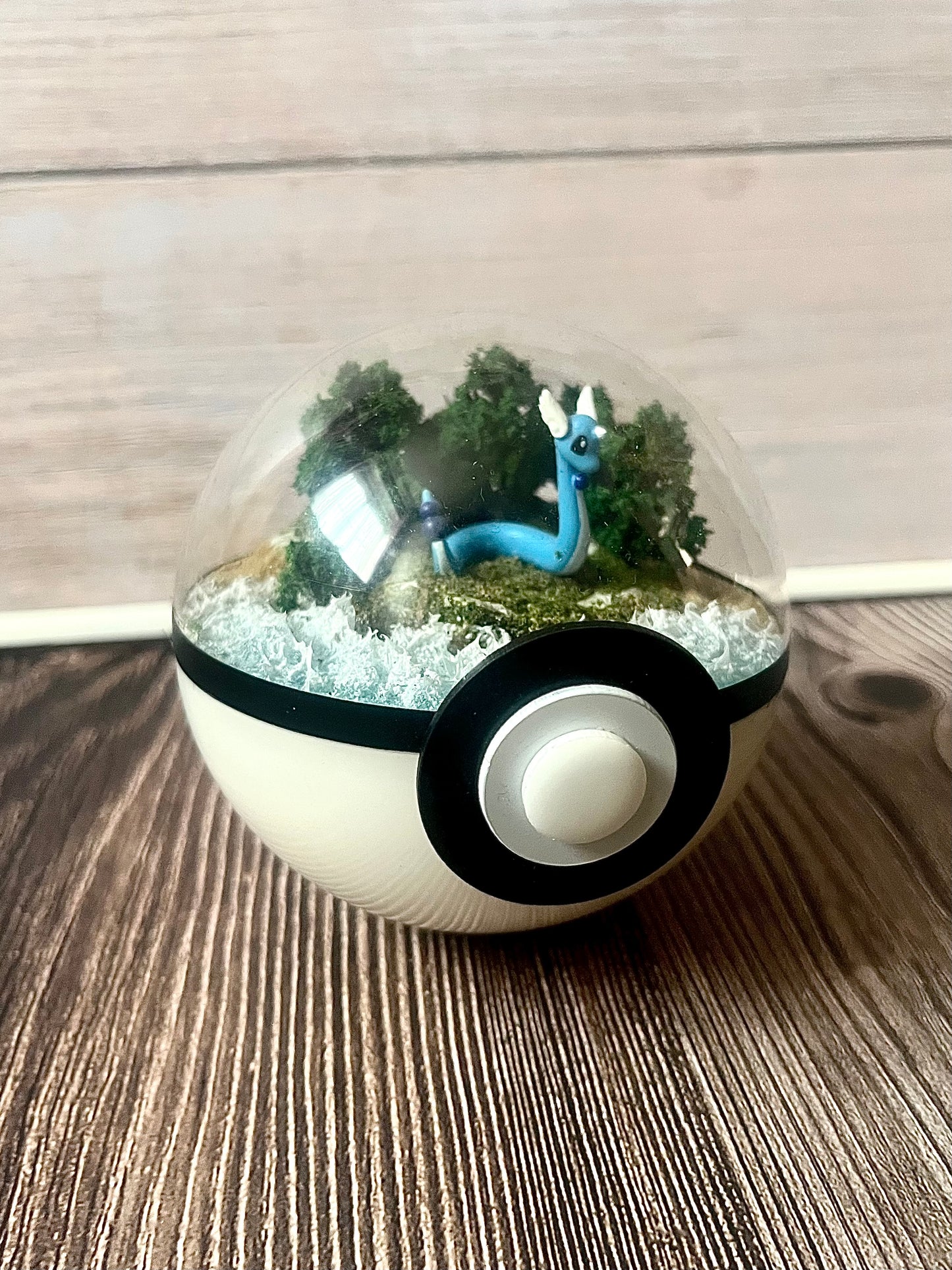 DRAGONAIR (Small 10cm) PokéBall Diorama Terrarium