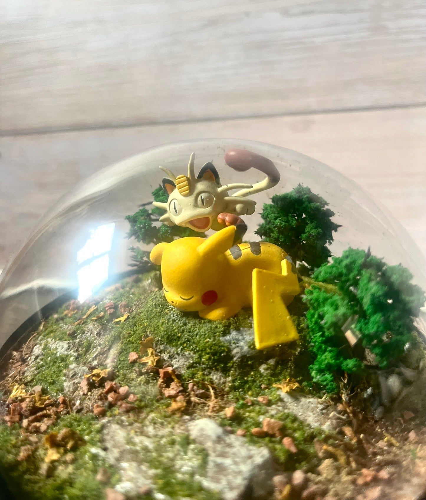PIKACHU and MEOWTH (Medium 12cm) PokéBall Diorama Terrarium