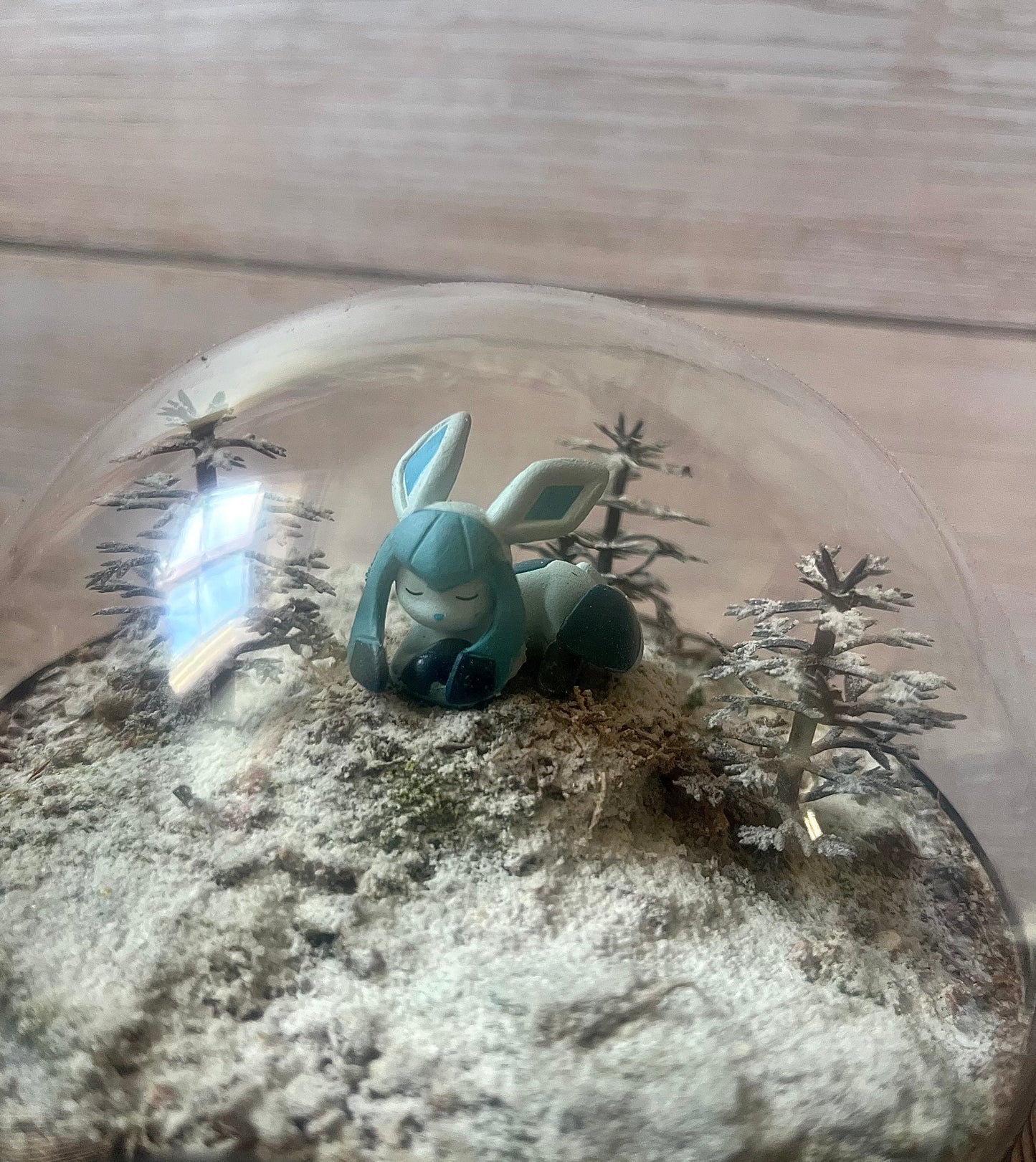 GLACEON (Medium 12cm) PokéBall Diorama Terrarium