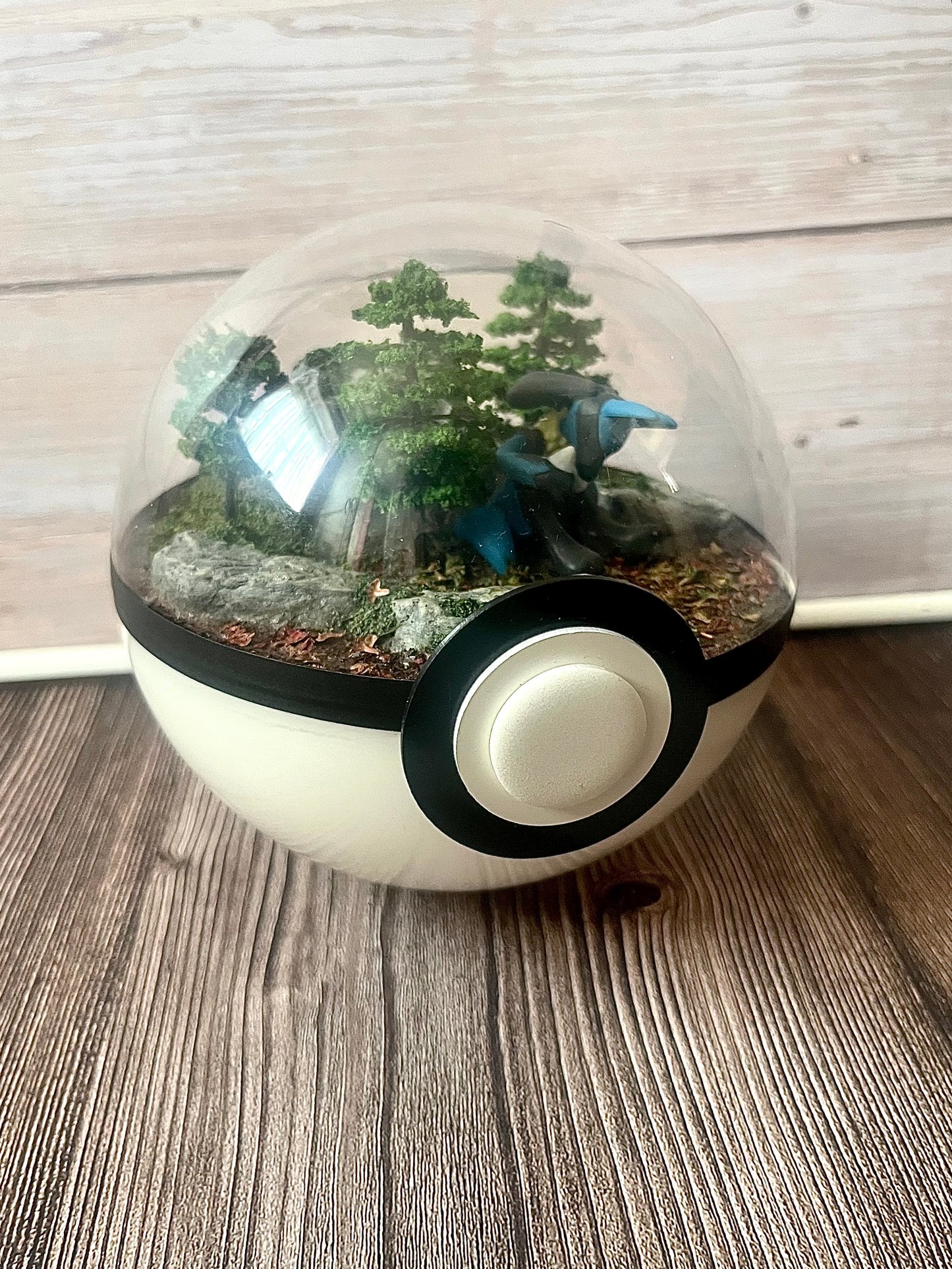 LUCARIO (Large 14cm) PokéBall Diorama Terrarium