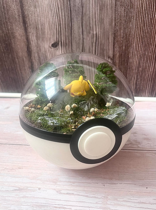 PIKACHU (Medium 5.5 inch) PokéBall Diorama Terrarium