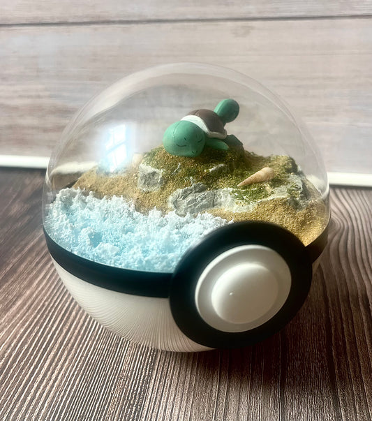 SQUIRTLE (Medium 12cm) PokéBall Diorama Terrarium