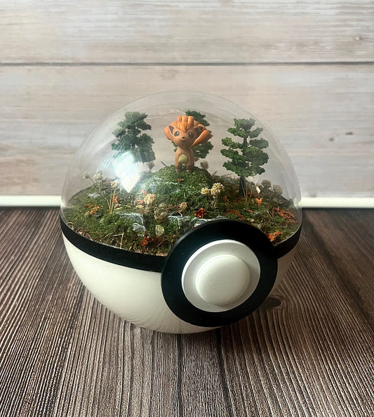 VULPIX (Medium 12cm) PokéBall Diorama Terrarium