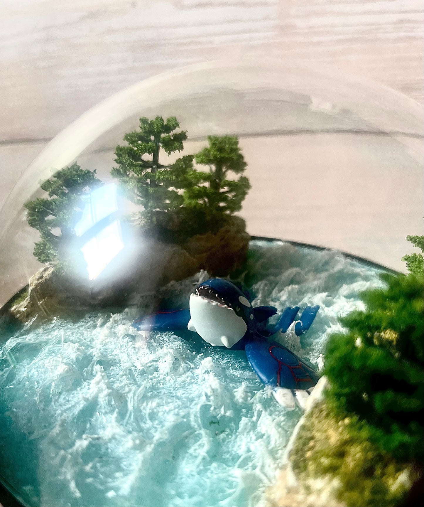 KYOGRE (Large 14cm) PokéBall Diorama Terrarium