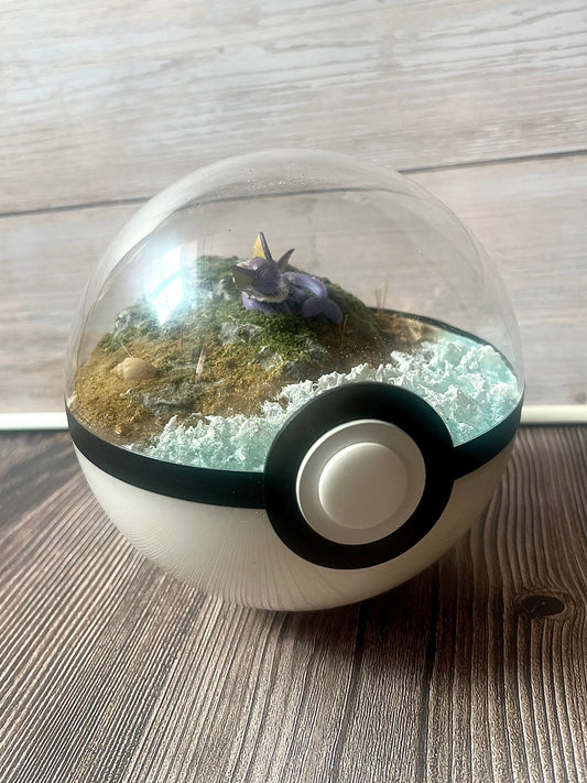 VAPOREON SHINY (Large 14cm) PokéBall Diorama Terrarium