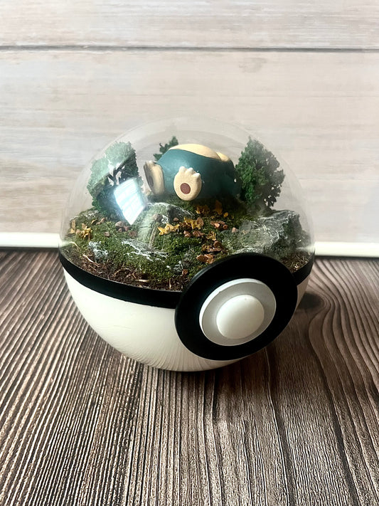 SNORLAX (Small 10cm) PokéBall Diorama Terrarium