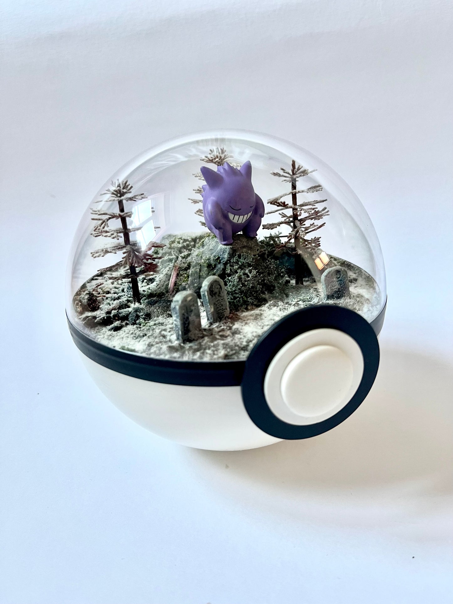 GENGAR (Medium 5.5 inch) PokéBall Diorama Terrarium