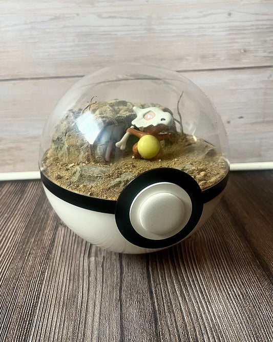 CUBONE (Large 14cm) PokéBall Diorama Terrarium