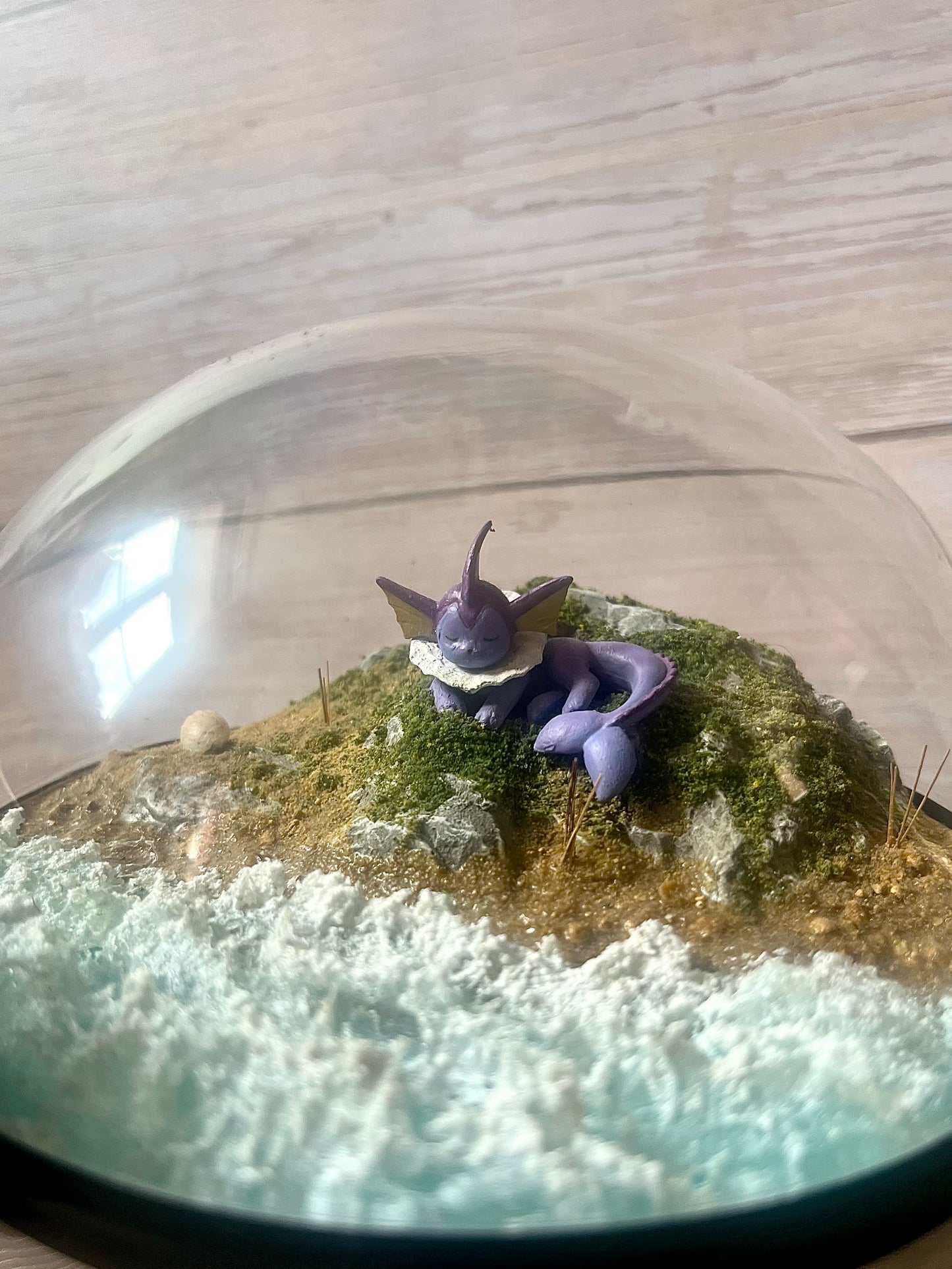 VAPOREON SHINY (Large 14cm) PokéBall Diorama Terrarium
