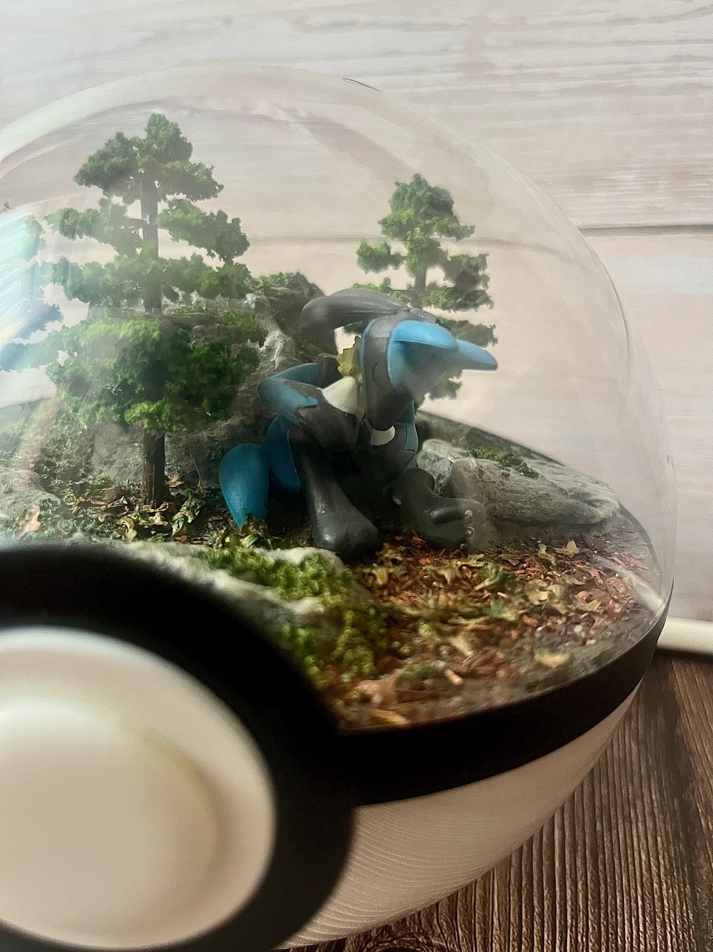 LUCARIO (Large 14cm) PokéBall Diorama Terrarium