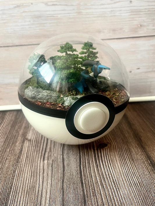 LUCARIO (Large 14cm) PokéBall Diorama Terrarium