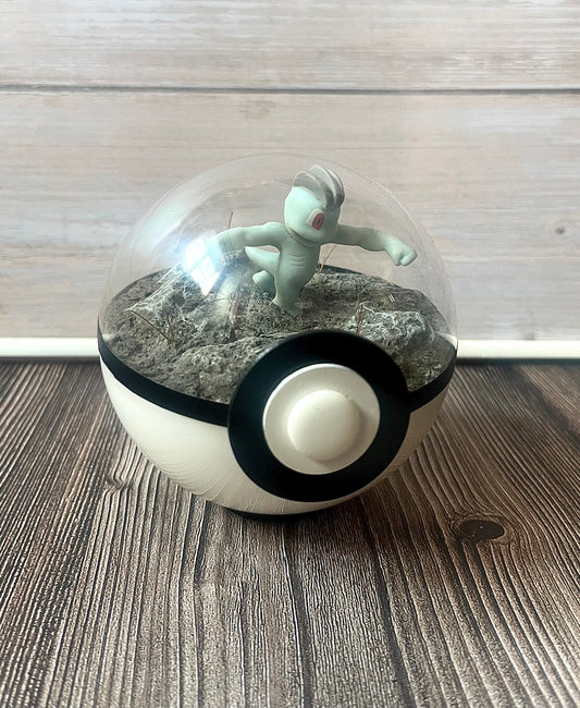 MACHOP (Small 10cm) PokéBall Diorama Terrarium