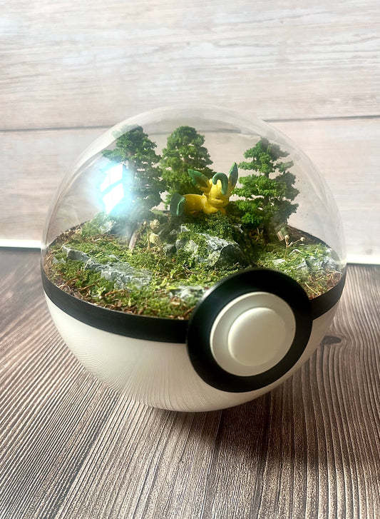 LEAFEON (Medium 12cm) PokéBall Diorama Terrarium